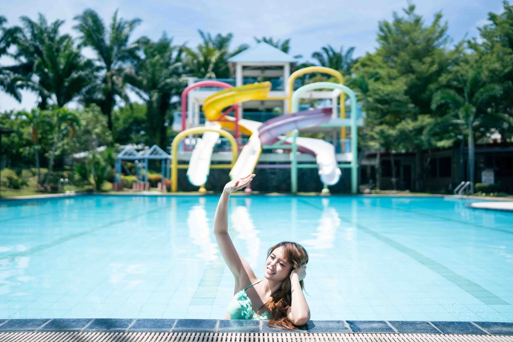 A refreshing afternoon poolside